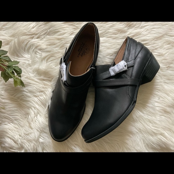 LifeStride Arden Black Booties Size 9.5 - Picture 3 of 9